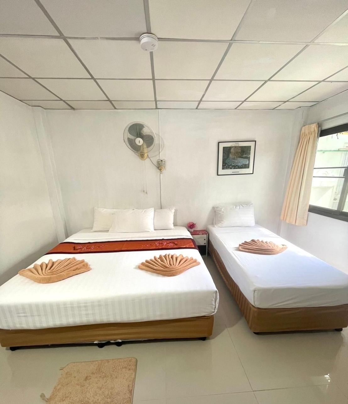 Jj Karon Beach Hotel エクステリア 写真