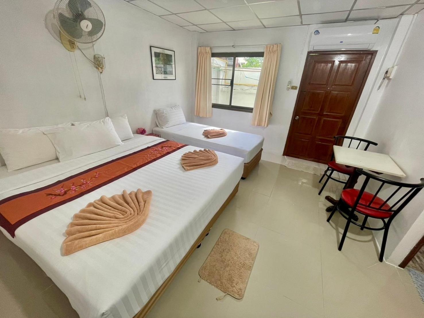 Jj Karon Beach Hotel エクステリア 写真