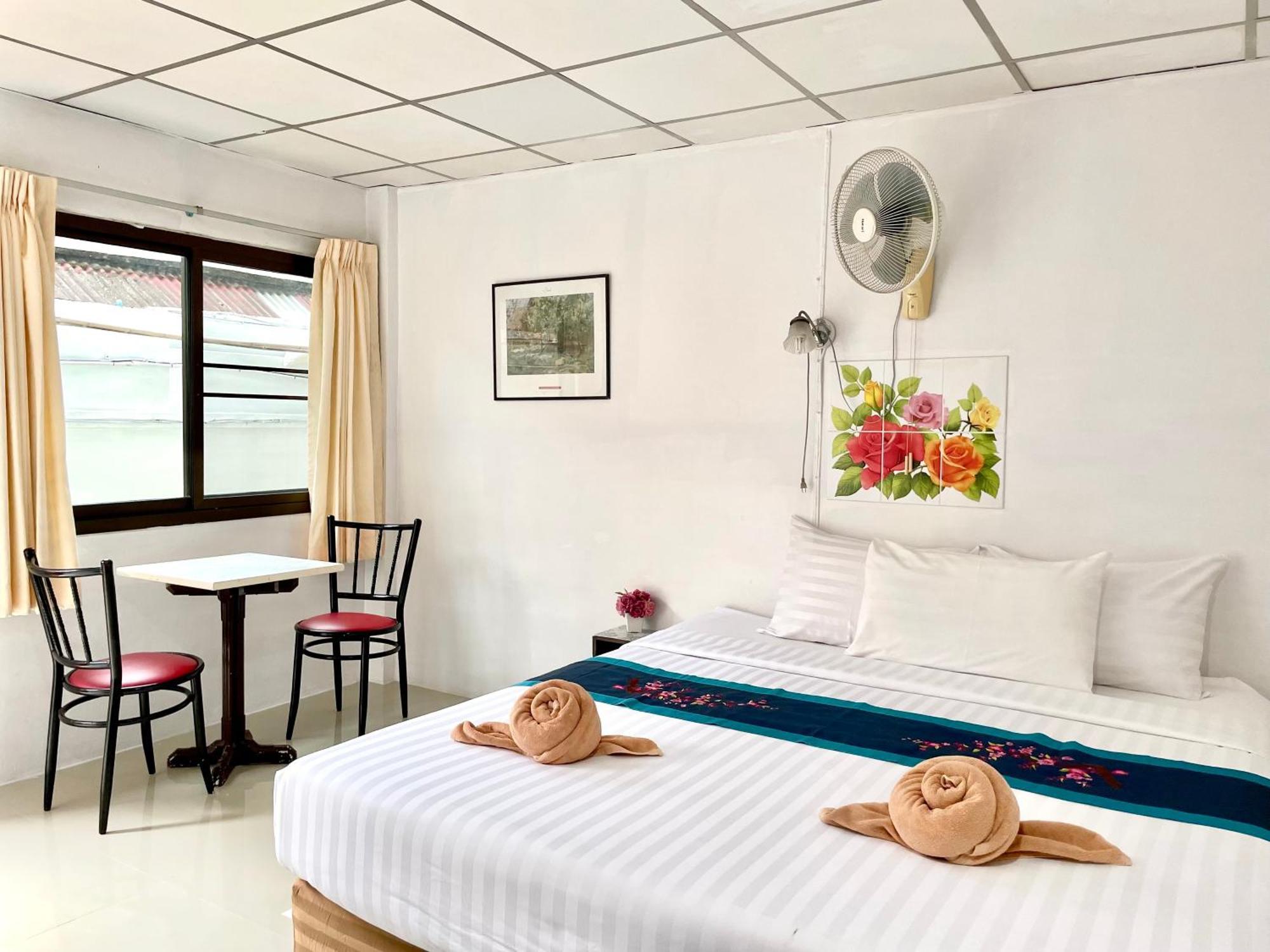 Jj Karon Beach Hotel エクステリア 写真