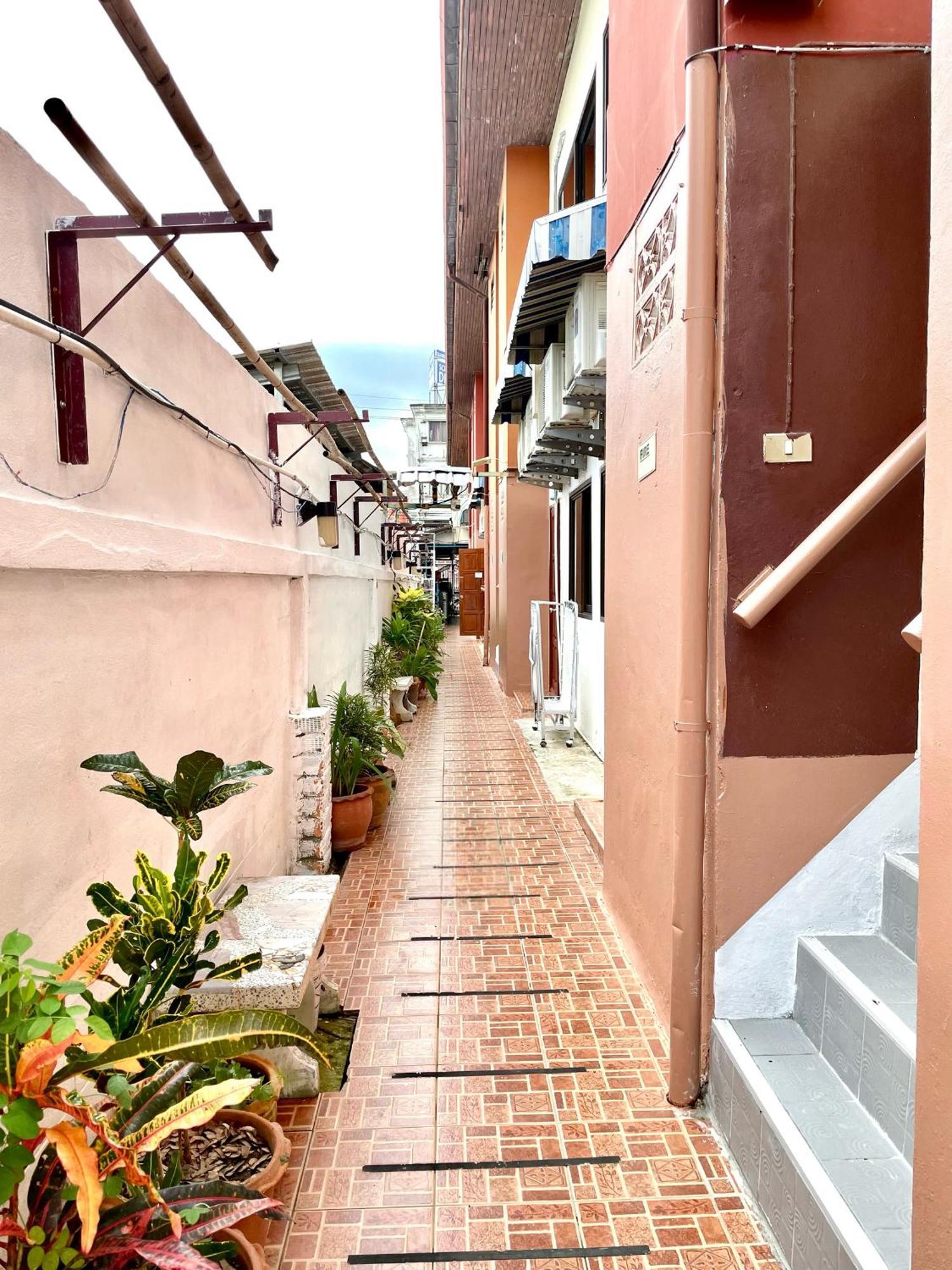 Jj Karon Beach Hotel エクステリア 写真