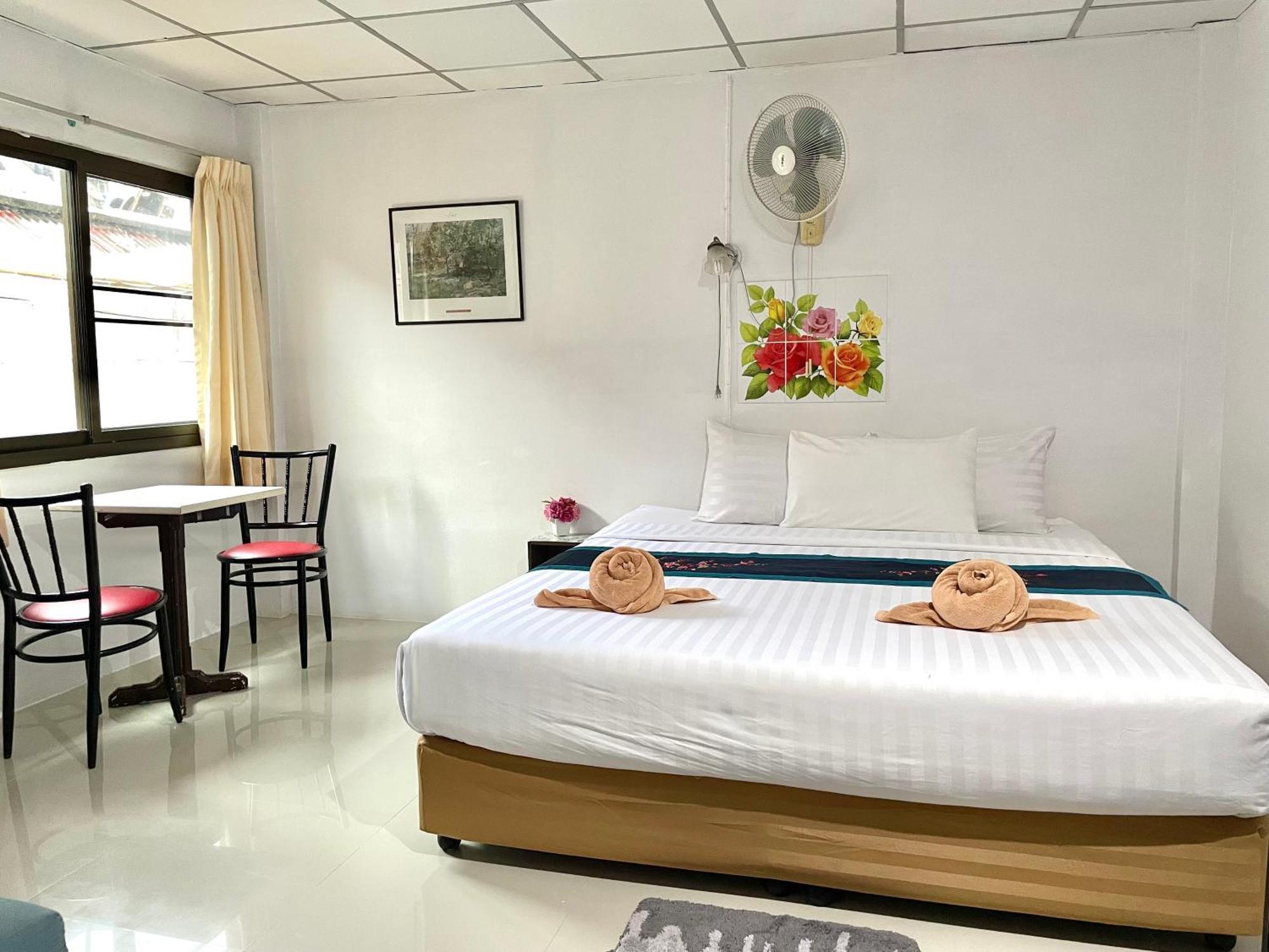 Jj Karon Beach Hotel エクステリア 写真