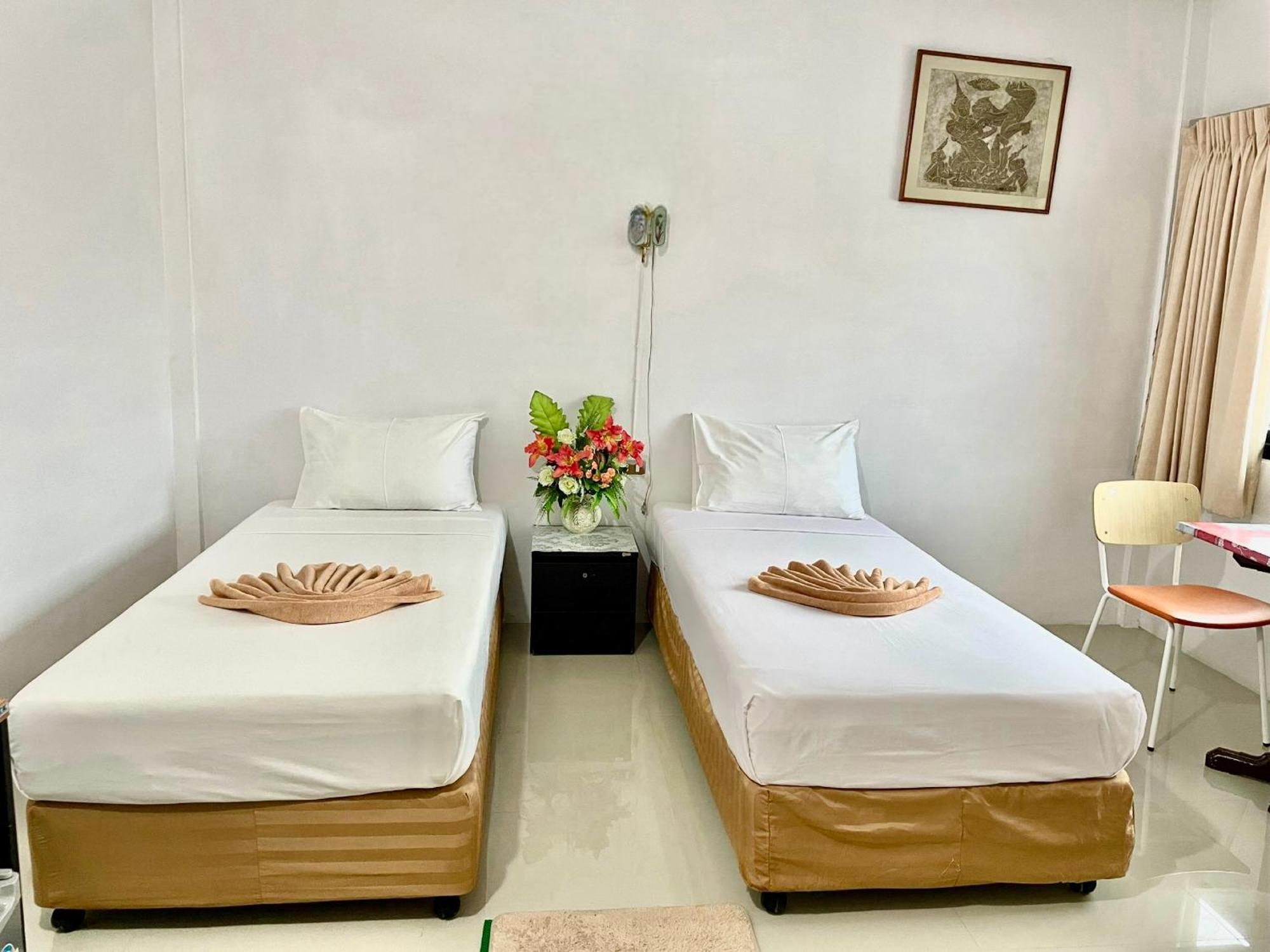 Jj Karon Beach Hotel エクステリア 写真