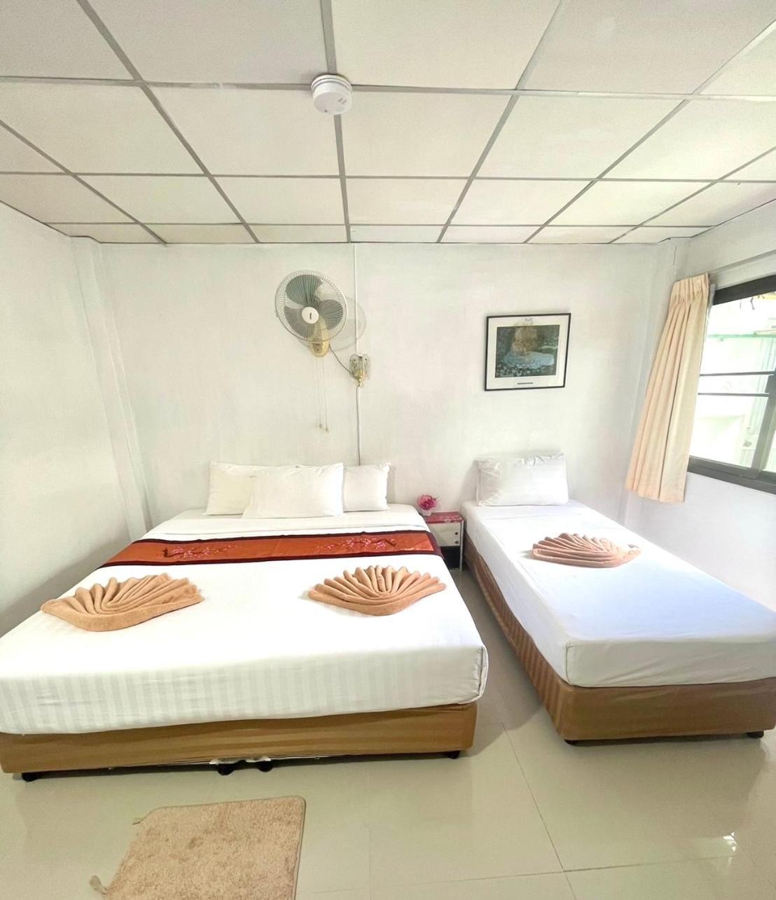 Jj Karon Beach Hotel エクステリア 写真